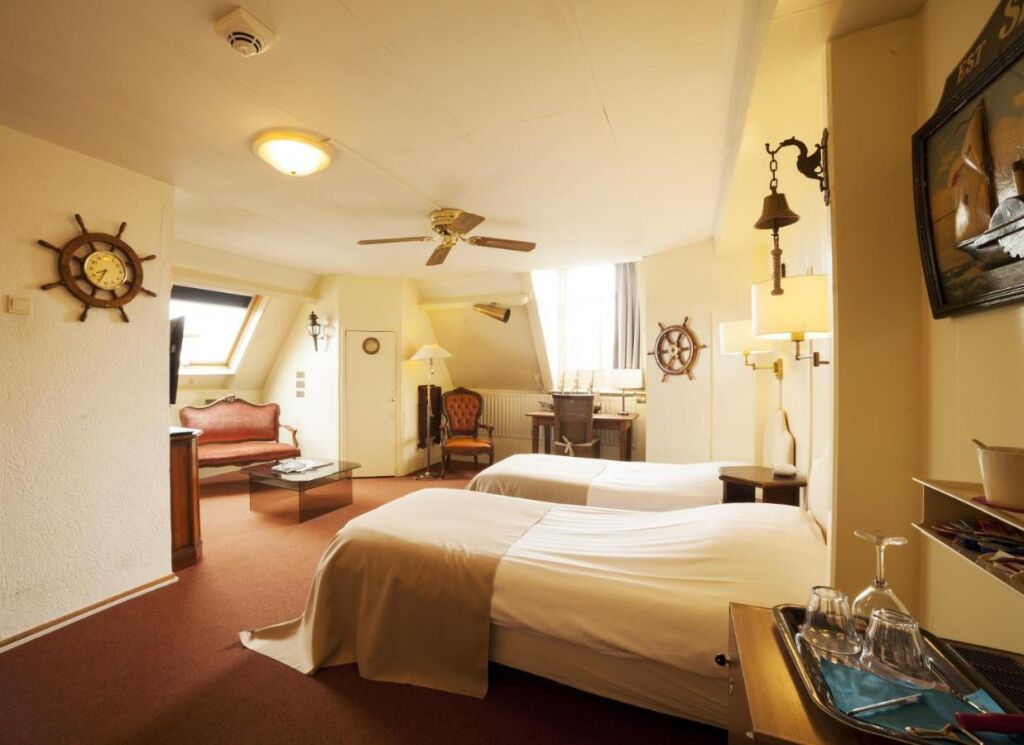 pokój w Hotel Dordrecht, fot. booking.com