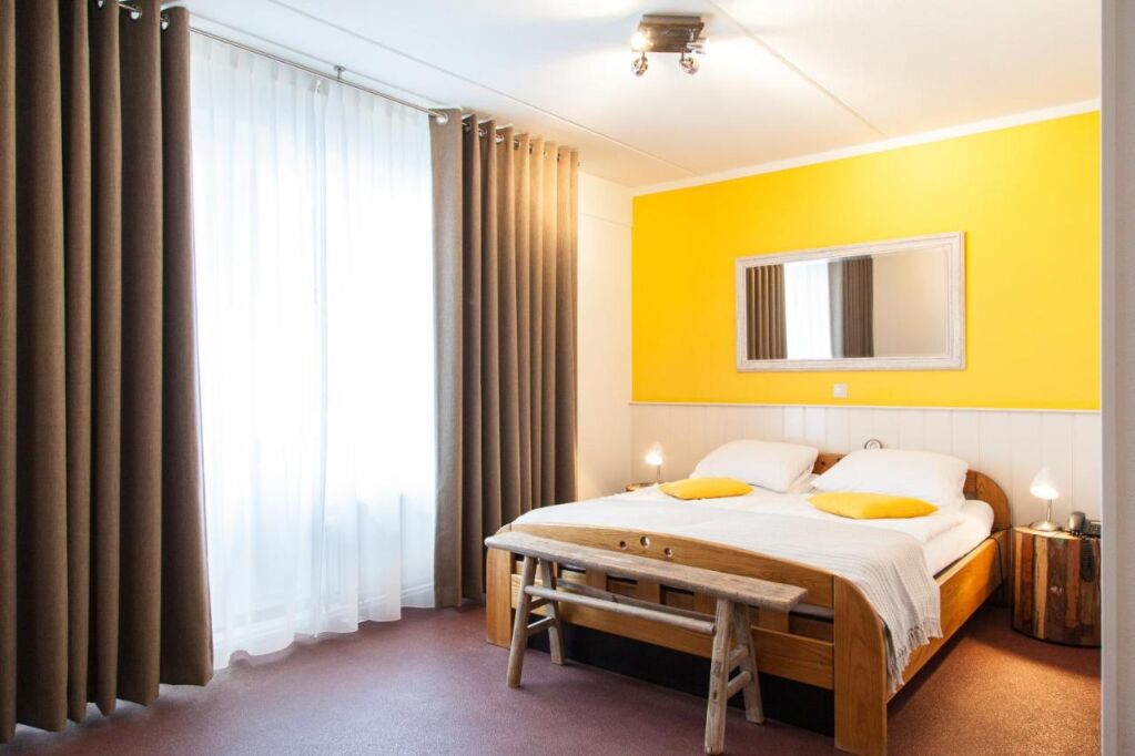 pokój w Hotel Strandhotel Noordzee, fot. booking.com