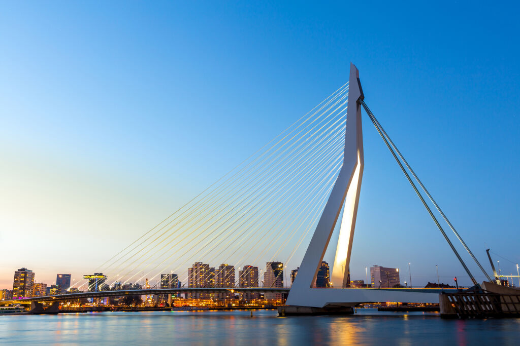 Most Erasmus nad rzeką Mouse w Holandii