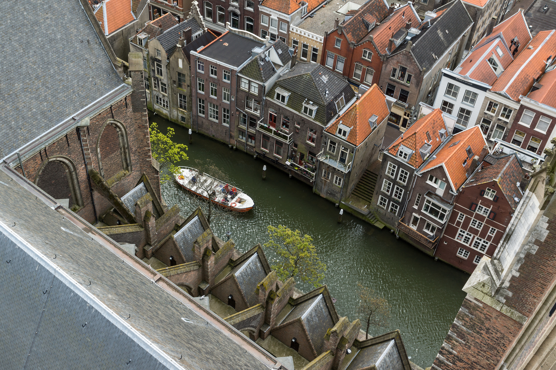 Łódź turystyczna w Dordrecht Holandia
